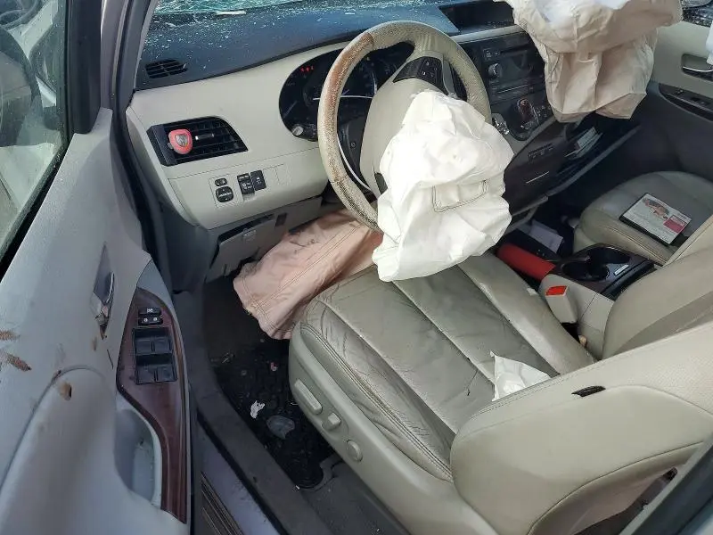 2011 TOYOTA SIENNA XLE 8-PASSENGER  