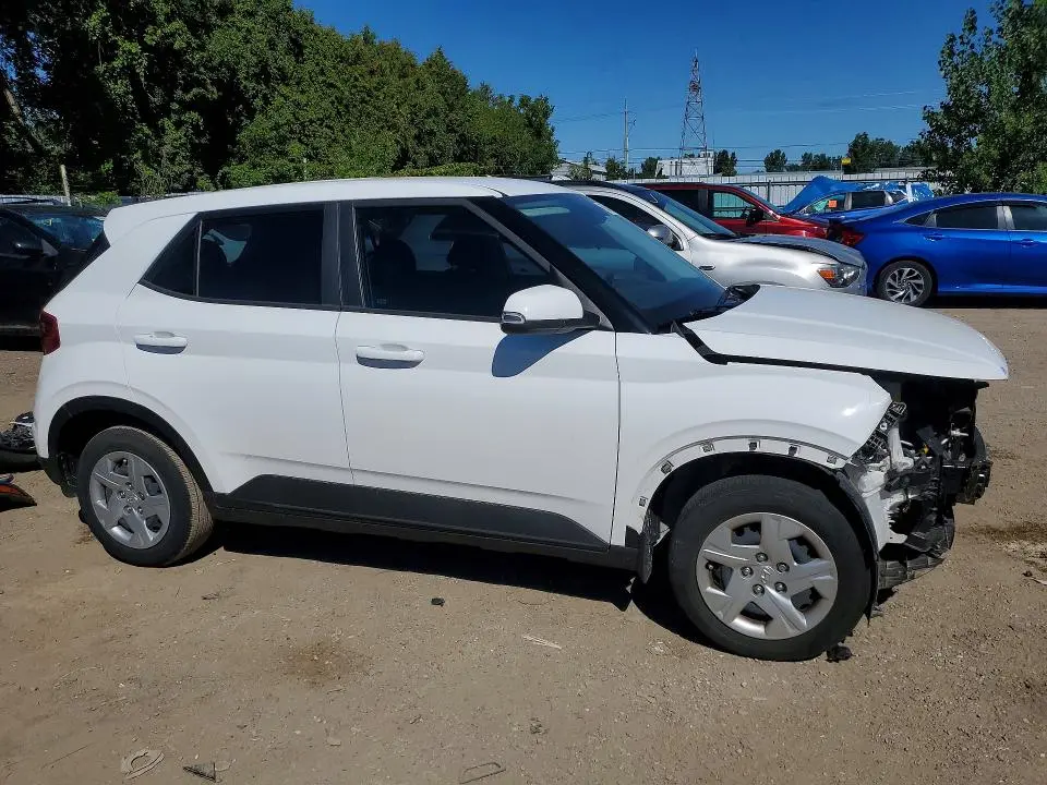 2023 HYUNDAI VENUE SE  