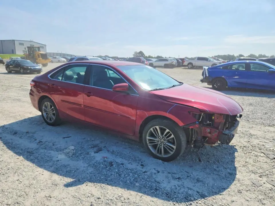 2015 TOYOTA CAMRY SE  