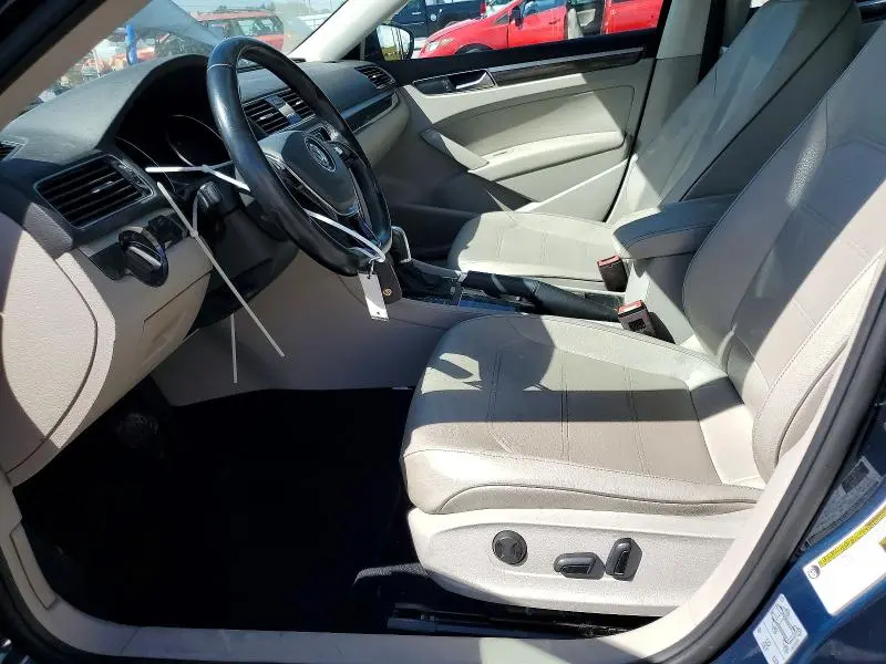 2018 VOLKSWAGEN PASSAT SE  