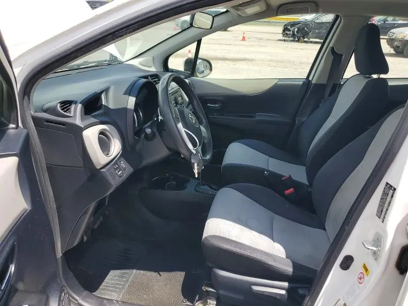 2013 TOYOTA YARIS 5-DOOR LE  