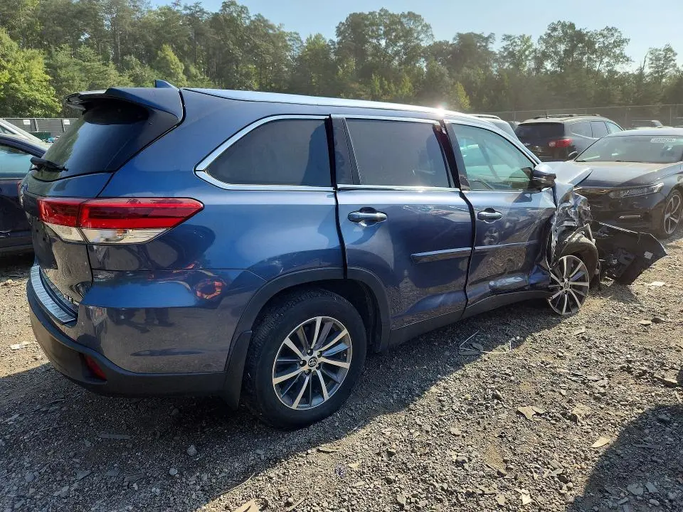 2019 TOYOTA HIGHLANDER XLE  