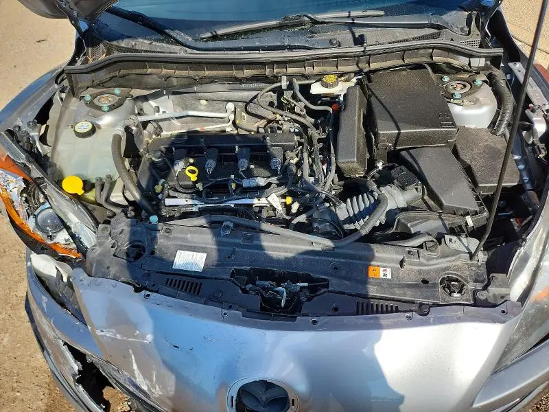 2011 MAZDA 3 S  