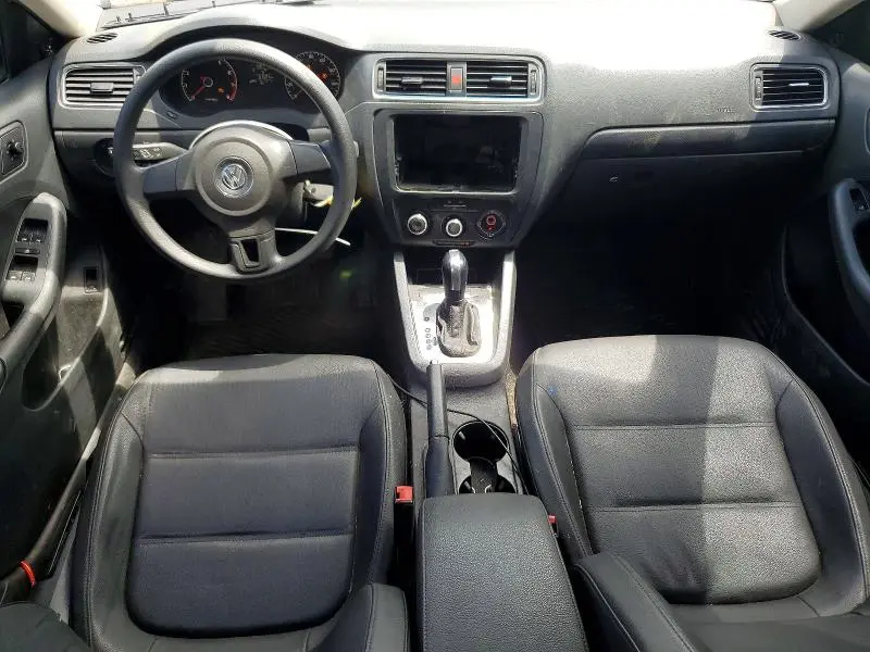 2011 VOLKSWAGEN JETTA SE  