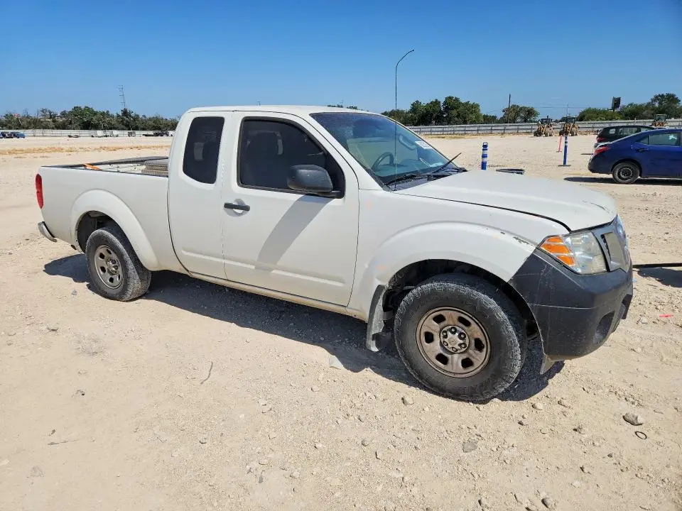 2015 NISSAN FRONTIER S  