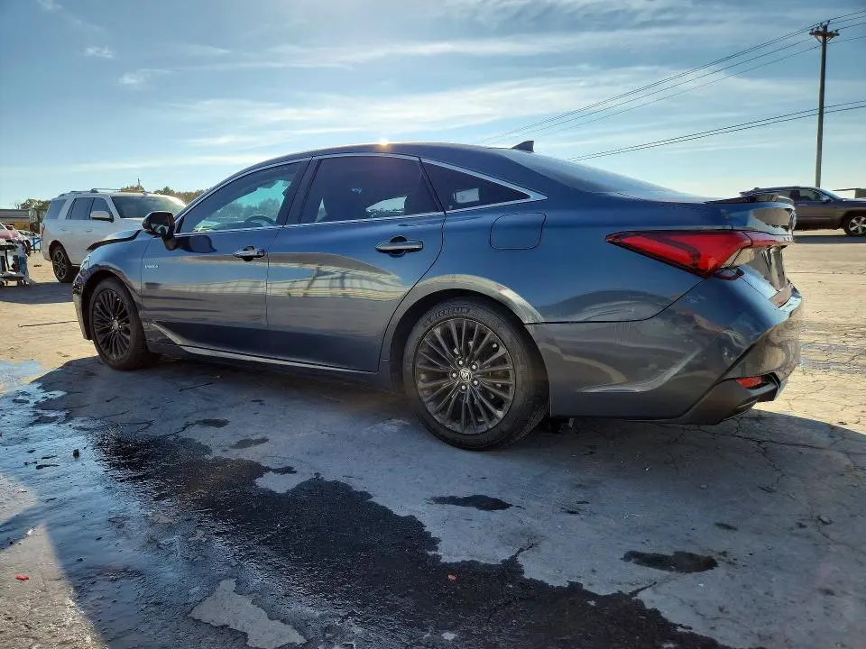 2021 TOYOTA AVALON XSE  