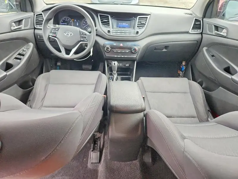 2018 HYUNDAI TUCSON SE  