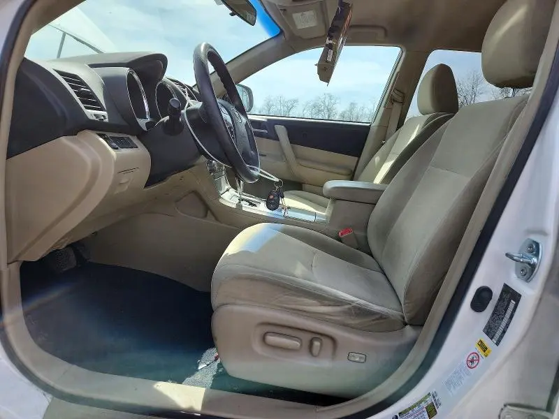 2013 TOYOTA HIGHLANDER PLUS  