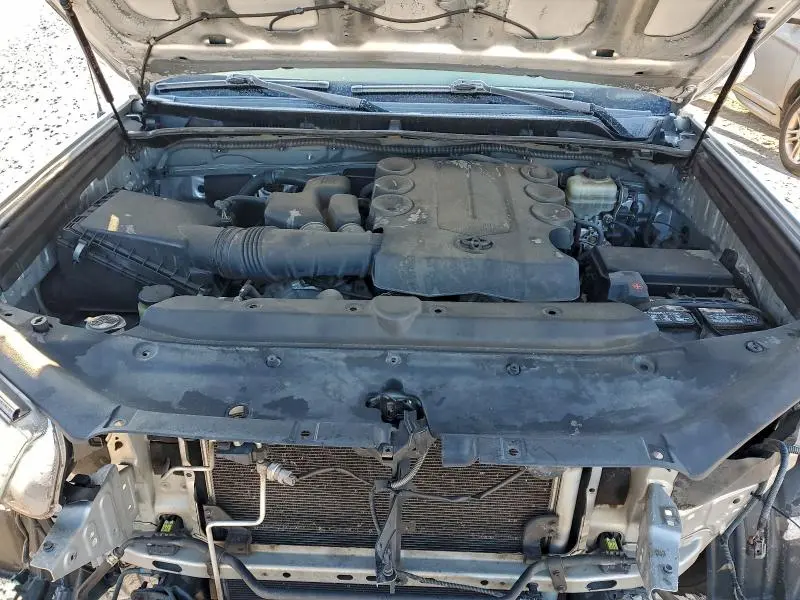 2010 TOYOTA 4RUNNER SR5  