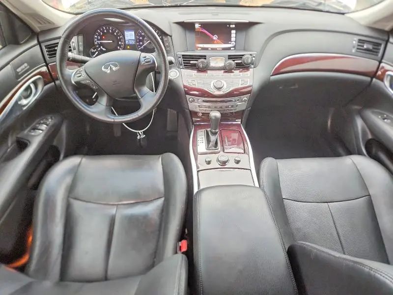 2019 INFINITI Q70 3.7 LUXE  