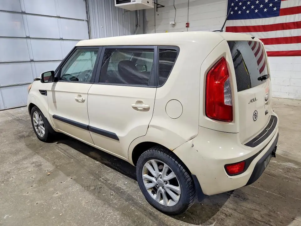 2013 KIA SOUL +  