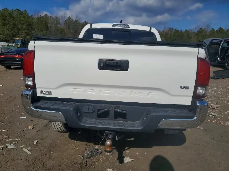 2021 TOYOTA TACOMA SR5 V6  