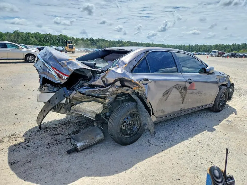 2015 TOYOTA CAMRY LE  