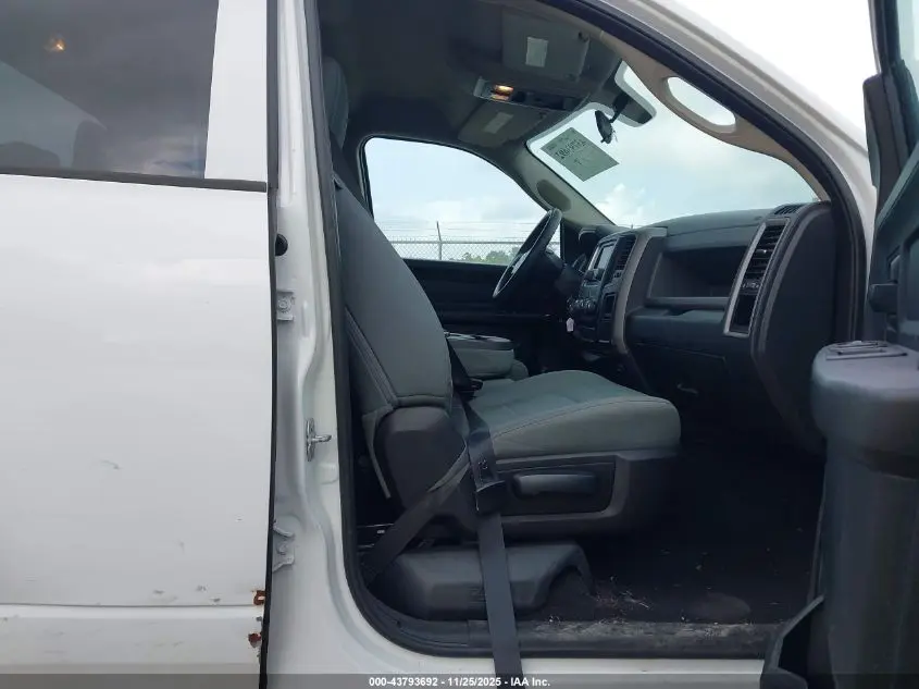 2017 RAM 1500 TRADESMAN  4X2 6'4 BOX