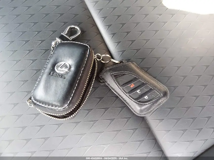 2019 LEXUS UX 200  
