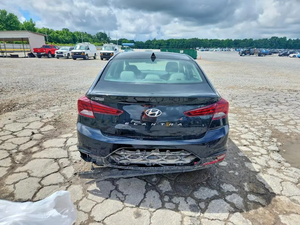2019 HYUNDAI ELANTRA SEL  
