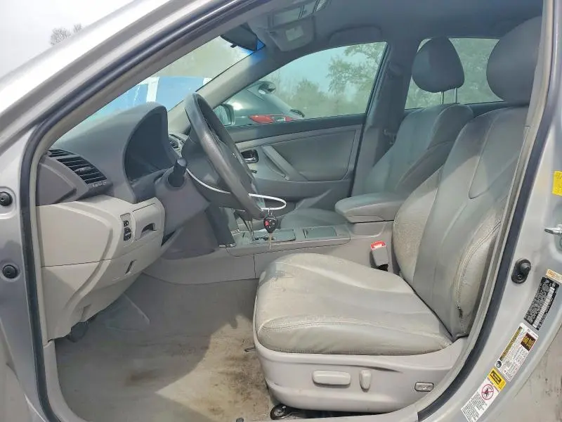 2011 TOYOTA CAMRY LE  
