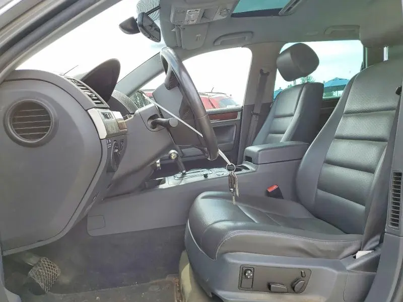2010 VOLKSWAGEN TOUAREG TDI  