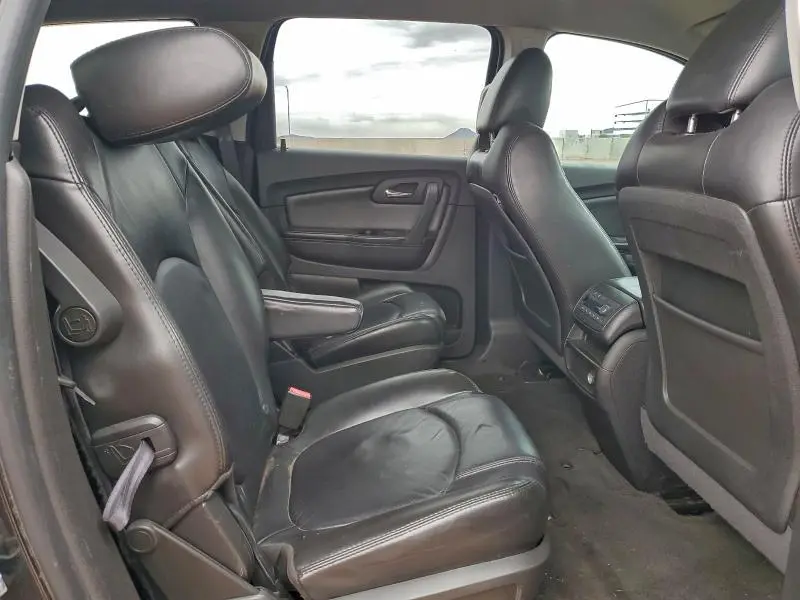 2012 CHEVROLET TRAVERSE LT  