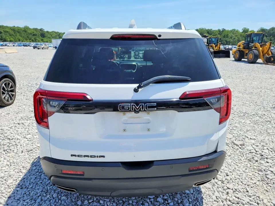 2022 GMC ACADIA SLE  