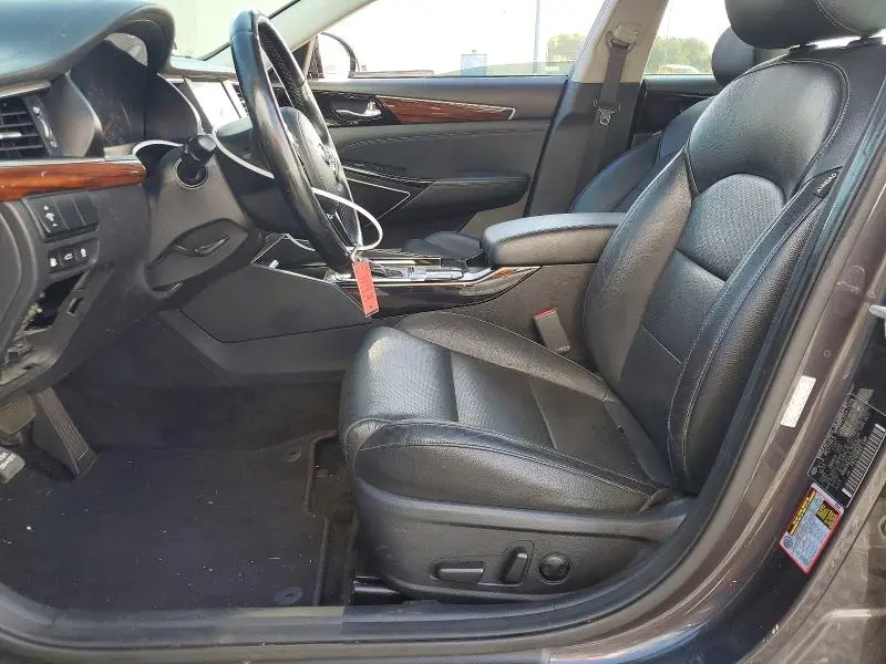 2018 KIA CADENZA PREMIUM  