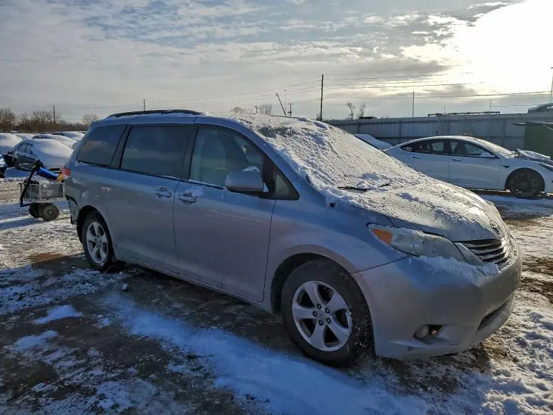 2011 TOYOTA SIENNA LE  