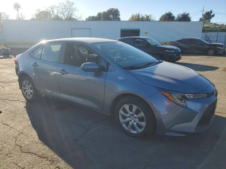 2021 TOYOTA COROLLA LE  