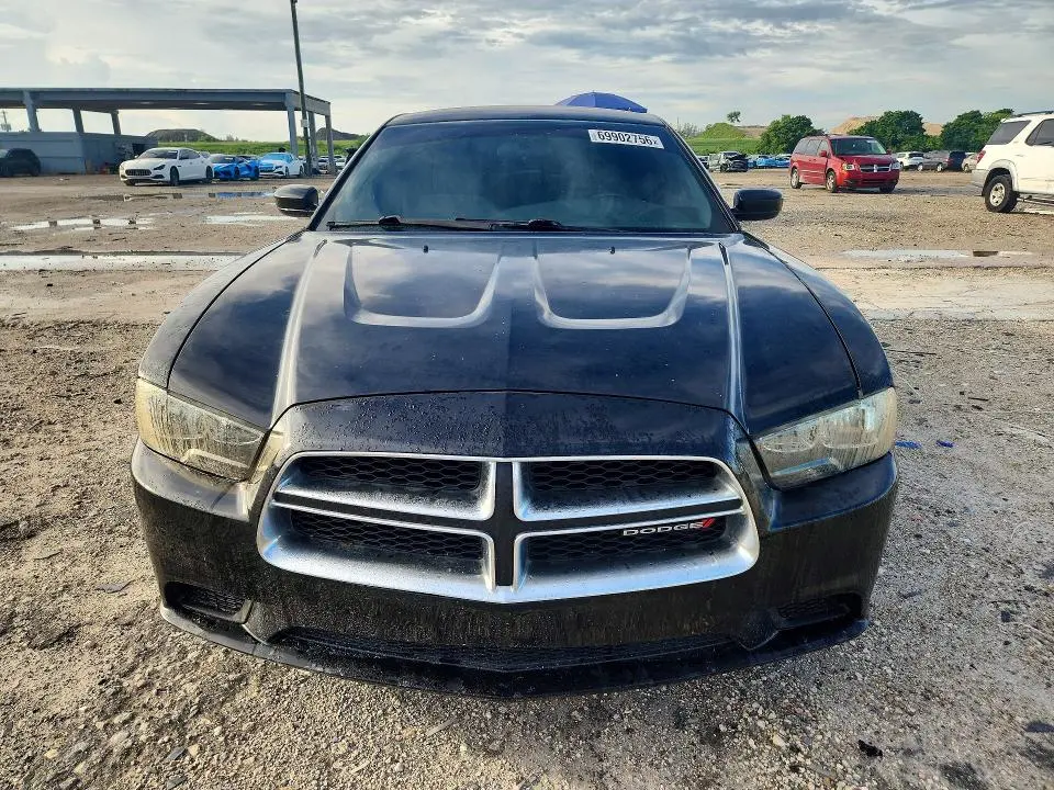 2014 DODGE CHARGER SE  