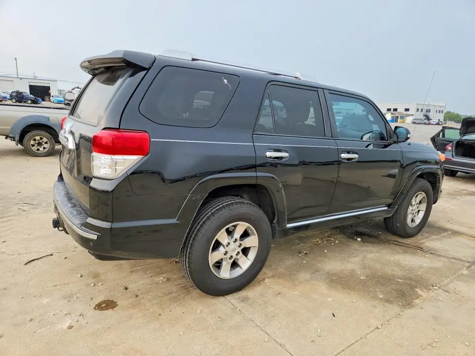2011 TOYOTA 4RUNNER SR5  