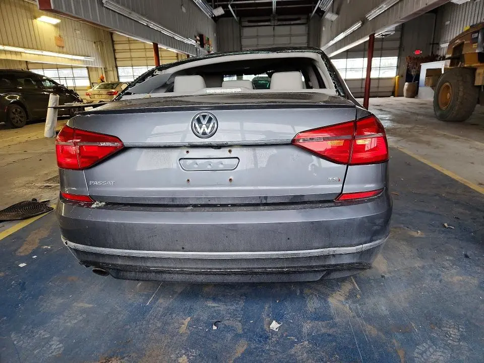 2016 VOLKSWAGEN PASSAT S  