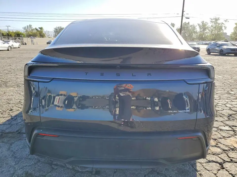 2026 TESLA MODEL Y   