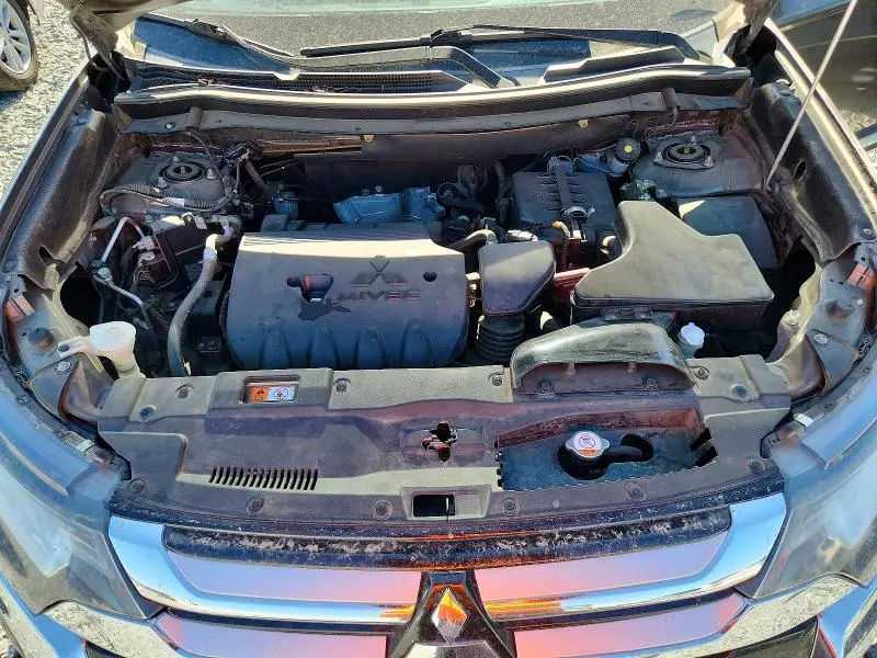 2016 MITSUBISHI OUTLANDER SE  