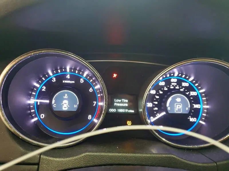 2011 HYUNDAI SONATA SE  