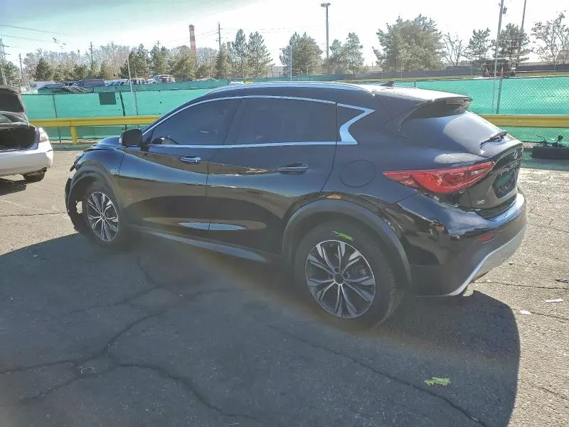 2017 INFINITI QX30 BASE  
