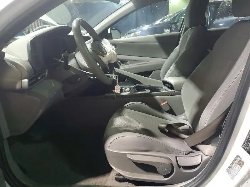 2021 HYUNDAI ELANTRA SE  
