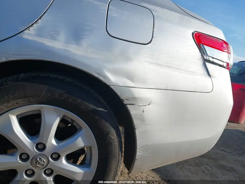 2011 TOYOTA CAMRY LE