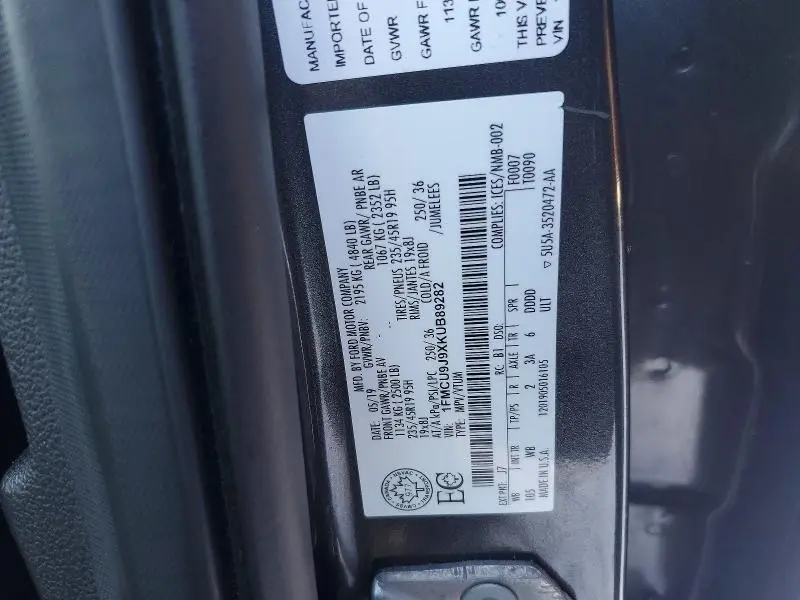 2019 FORD ESCAPE TITANIUM  