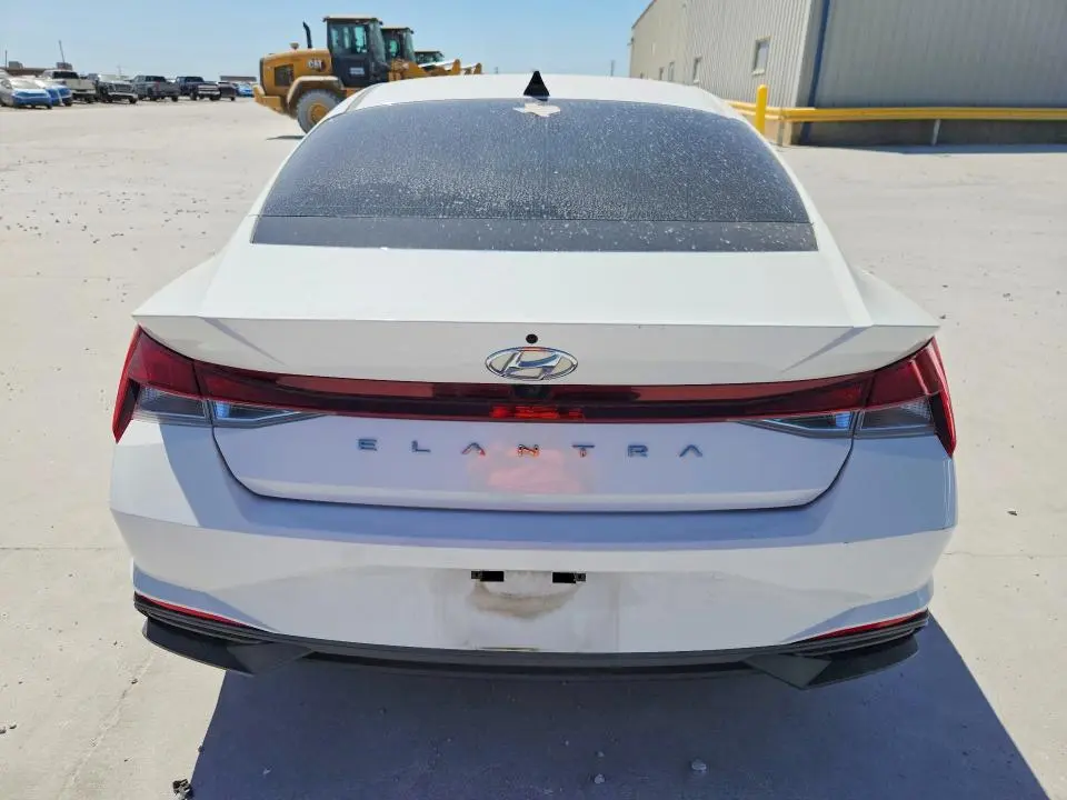 2021 HYUNDAI ELANTRA SEL  