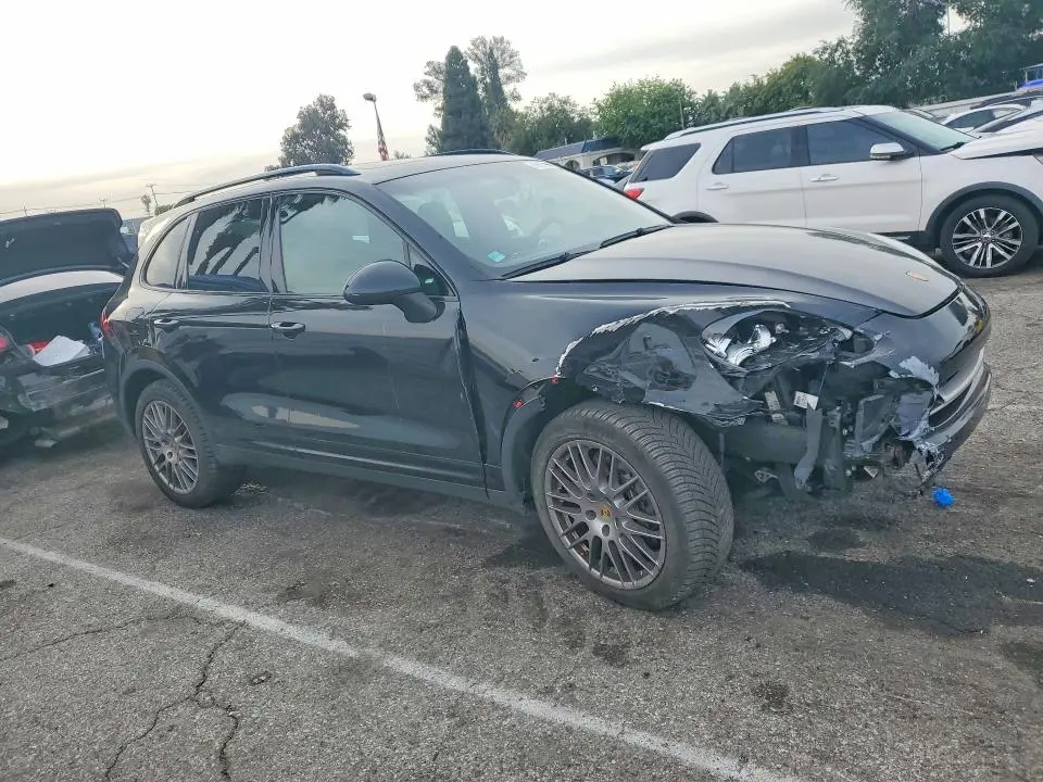 2014 PORSCHE CAYENNE   