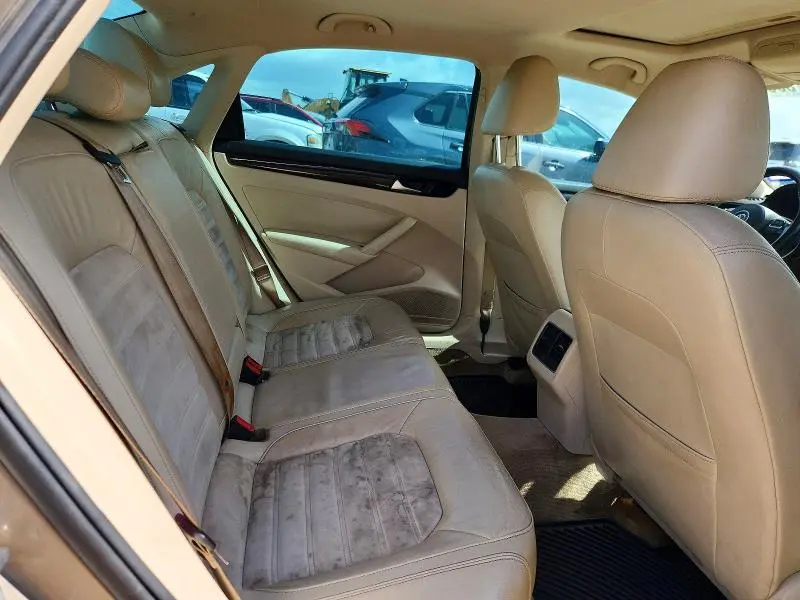 2015 VOLKSWAGEN PASSAT SEL  