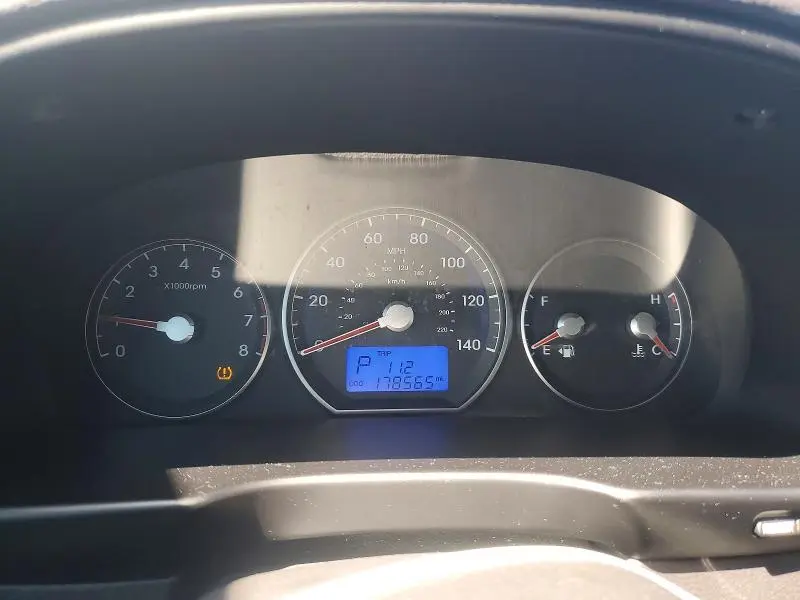 2011 HYUNDAI SANTA FE GLS  