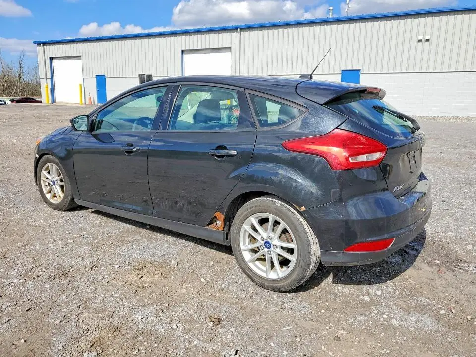 2015 FORD FOCUS SE  