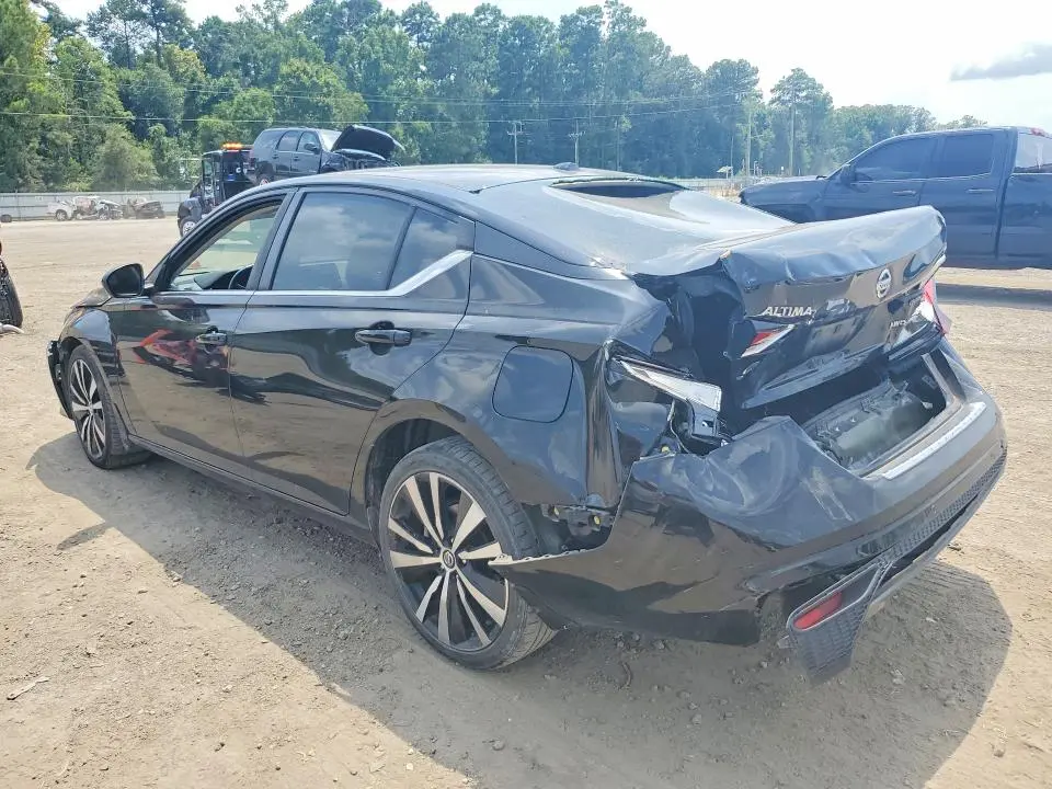 2022 NISSAN ALTIMA SR  