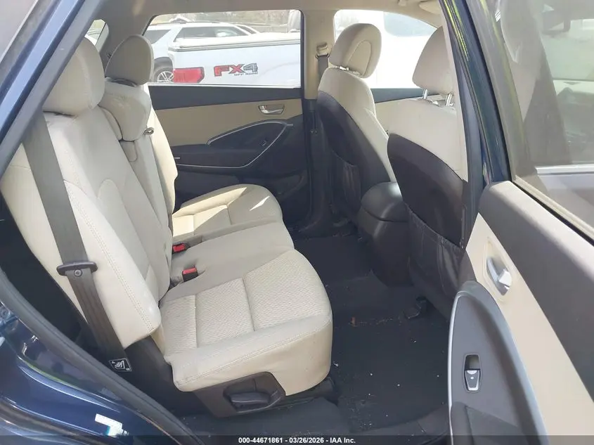 2017 HYUNDAI SANTA FE SE