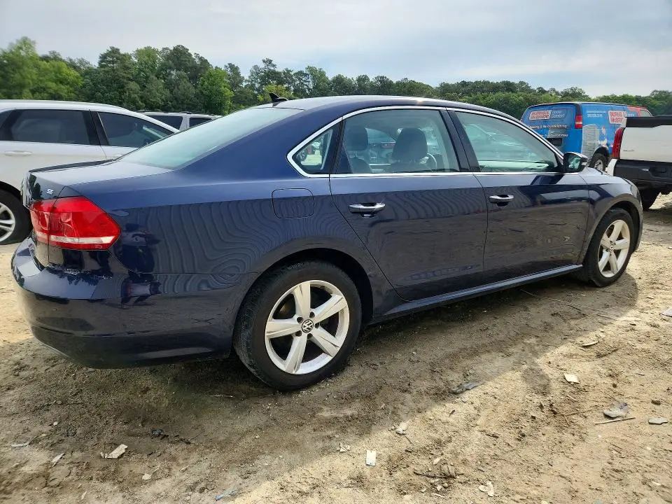 2013 VOLKSWAGEN PASSAT SE  
