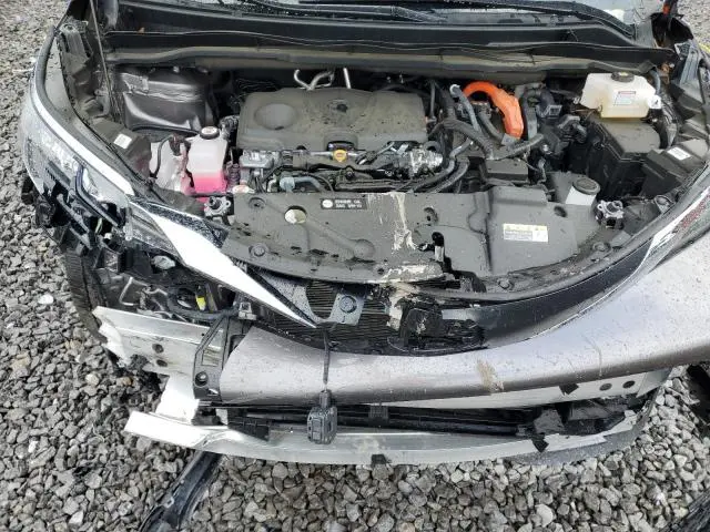 2024 TOYOTA SIENNA LE  