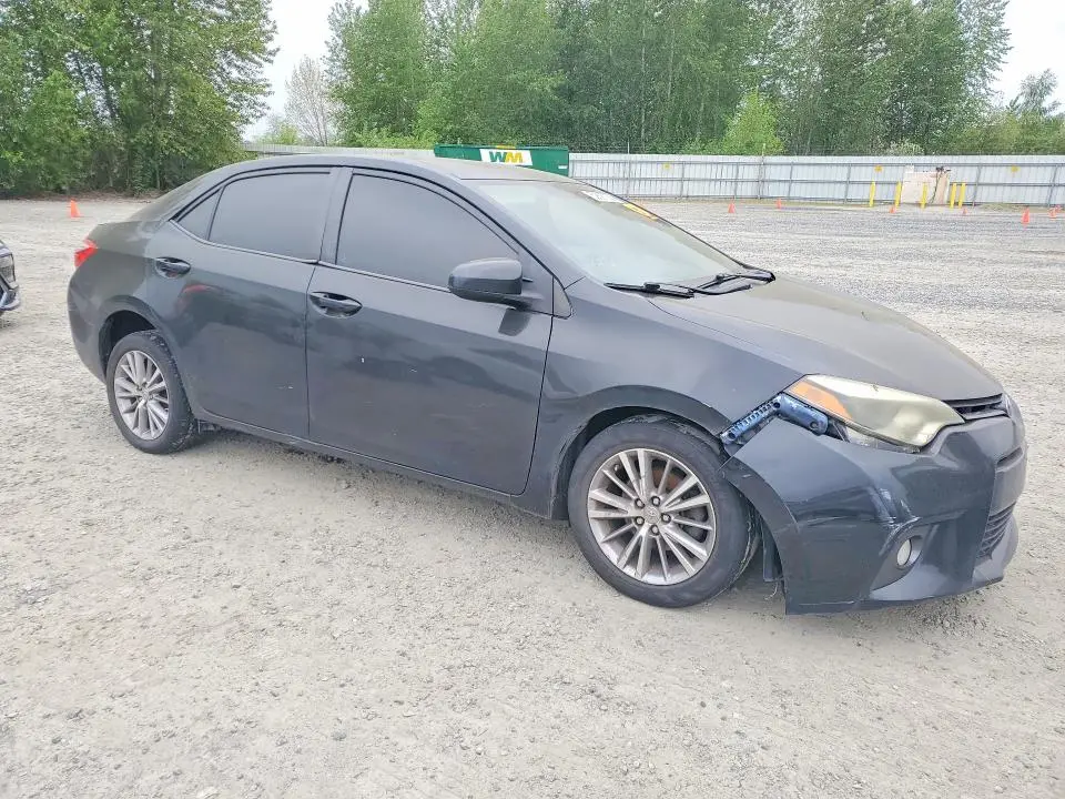 2015 TOYOTA COROLLA LE PLUS  