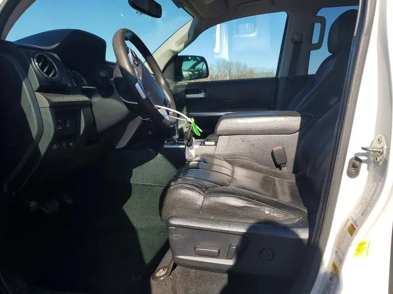 2017 TOYOTA TUNDRA SR5  