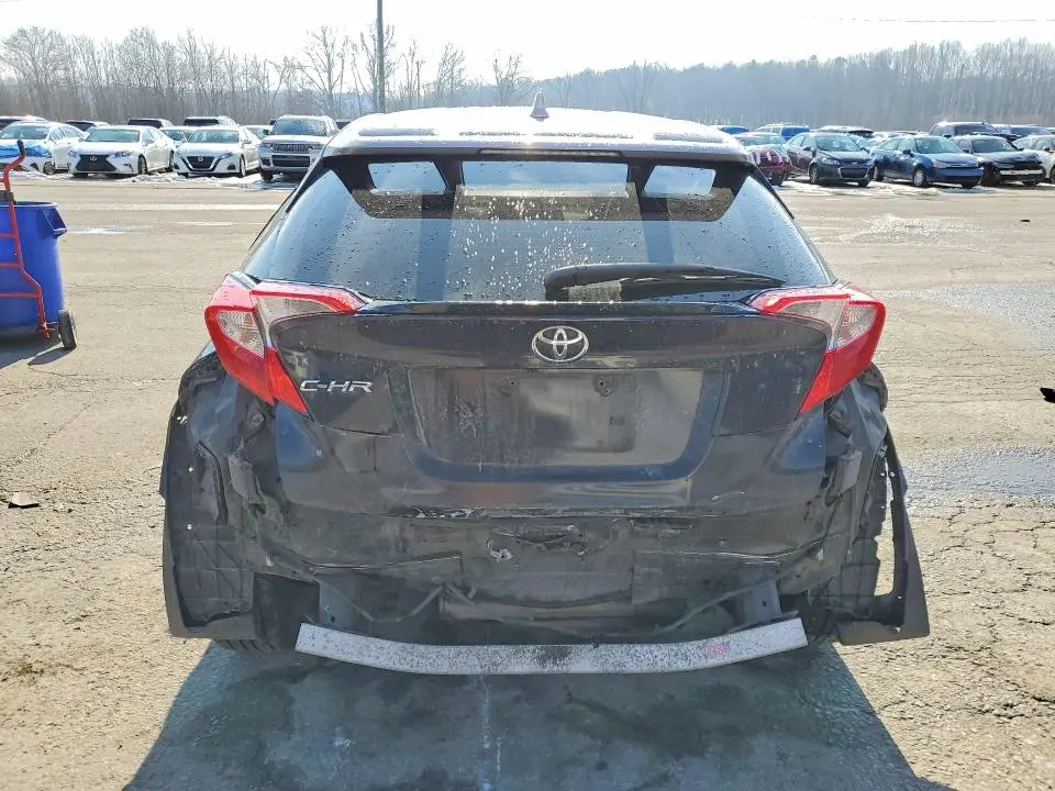 2020 TOYOTA C-HR XLE  