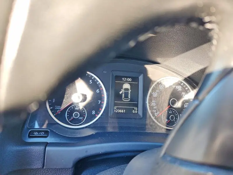 2017 VOLKSWAGEN TIGUAN   